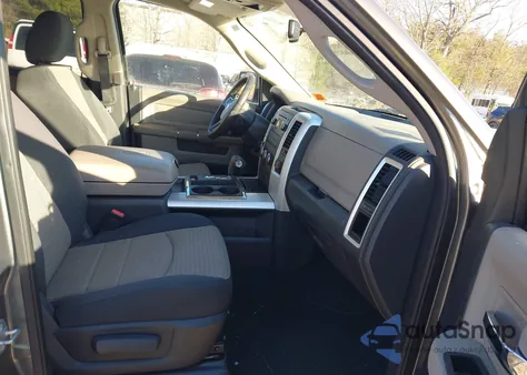 2010 Dodge Ram 1500 Slt/Sport/Trx z USA, uszkodzony, nr VIN 1D7RV1GT2AS114947